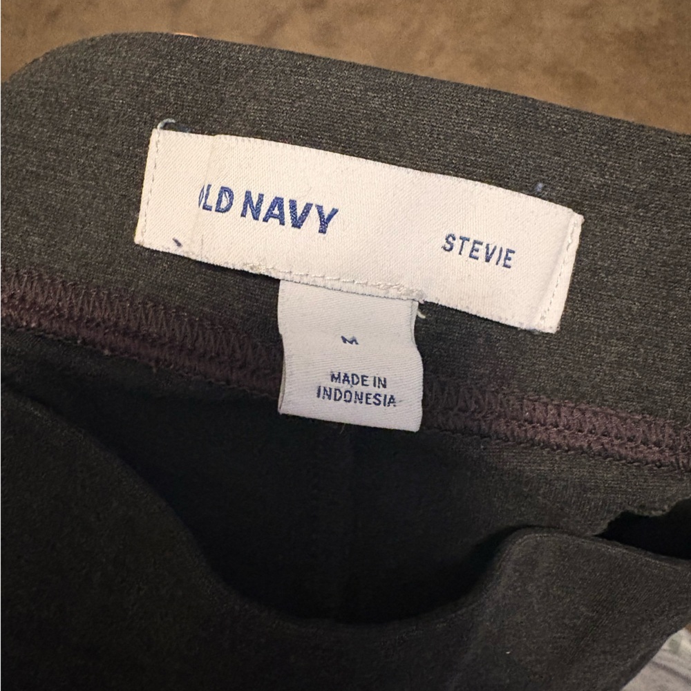 Old Navy Women's Dark Charcoal Stevie Pants - Picture 3 of 3